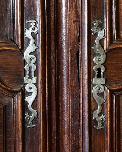 Armoire d’époque Louis XV en bois naturel,...