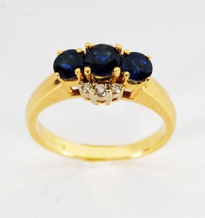 OR 18K SAPHIRS / 18K GOLD SAPPHIRES

Bague...