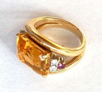 OR 14K TOPAZE / 14K GOLD TOPAZ

Bague en...
