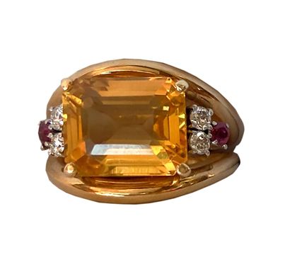 OR 14K TOPAZE / 14K GOLD TOPAZ

Bague en...