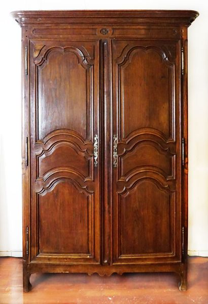 Armoire d’époque Louis XV en bois naturel,...
