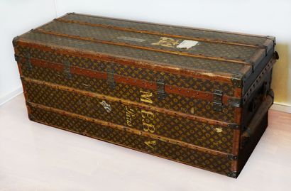 LOUIS VUITTON - Malle Armoire 
