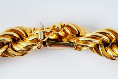 10K GOLD

10K yellow gold chain with large...