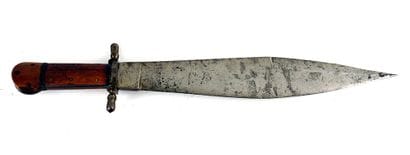 Strong Bowie type knife.

Plates in blond...