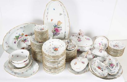 Important set of Meissen porcelain including...