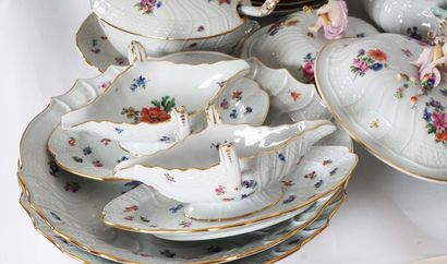 Important set of Meissen porcelain including...