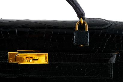 HERMES - KELLY CROCODILE

Hermès bag - Kelly...