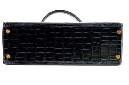 HERMES - KELLY CROCODILE

Hermès bag - Kelly...