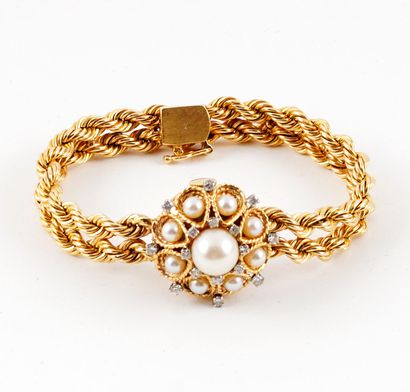 10K GOLD, DIAMONDS PEARLS

Honora ladies'...
