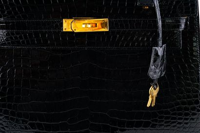 HERMES - KELLY CROCODILE

Hermès bag - Kelly...