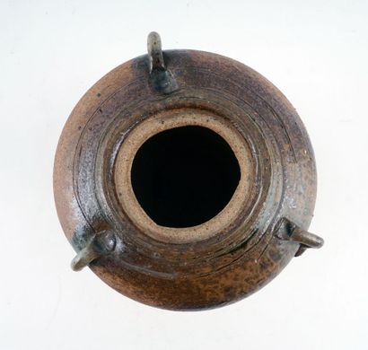 OSTROM, Walter (1944-)
Vase à trois anses
Céramique
Signée...