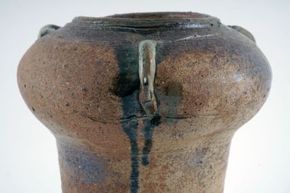 OSTROM, Walter (1944-)
Vase à trois anses
Céramique
Signée...