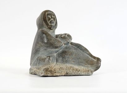 INUIT SCHOOL 20TH C.
Hunter and prey
Soapstone

Provenance:
Private...