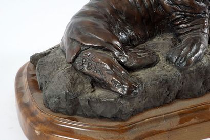BLOOM, Shalom (d. 2023)
Walrus
Bronze on...