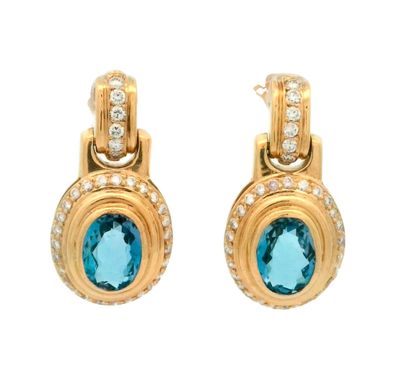 OR 18K, AIGUE-MARINE / 18K GOLD, AQUAMARINE
Boucles...