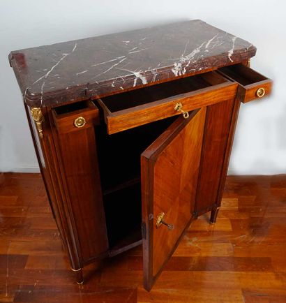 Pierre GARNIER (M. 1742)

BUFFET en marqueterie...