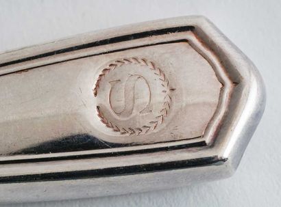 STERLING SILVER

Sterling silver flatware...