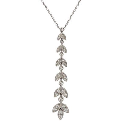 TIFFANY Co
Collier Tiffany Co composé d'une...