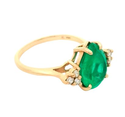 OR 14K, ÉMERAUDE 3.70 CT
Bague en or jaune...