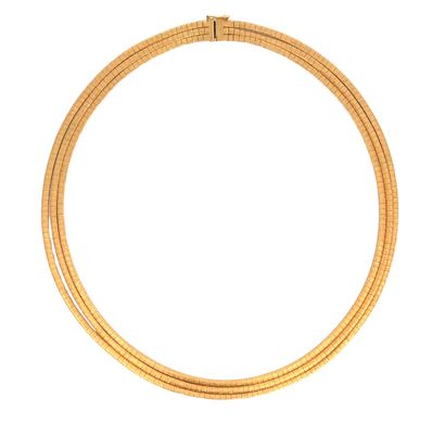 OR 18K / 18K GOLD
Collier à trois (3) rangs...