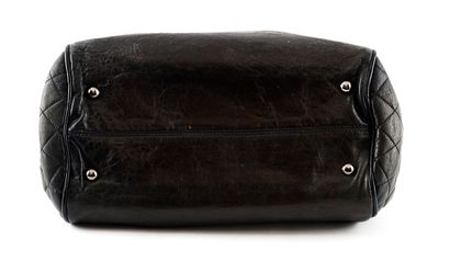 CHANEL
Sac à main modèle grand shopping en...