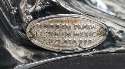 MEXICAN SCHOOL 20TH C.
Eagle head
Silver...