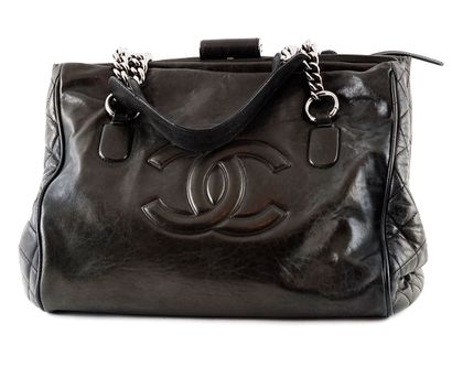 CHANEL
Sac à main modèle grand shopping en...