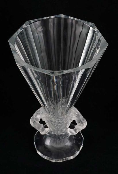 LALIQUE France

Coupe Lalique France en cristal,...