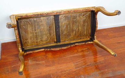 50s/60s

Coffee table from the 50s and 60s....