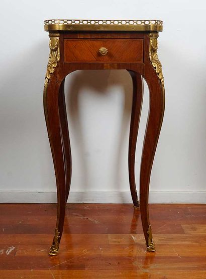 Léonard BOUDIN ( M.1761)

Élégante Petite...