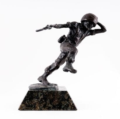 WHITE, Fritz (1930-2010)
Running soldier
Bronze...
