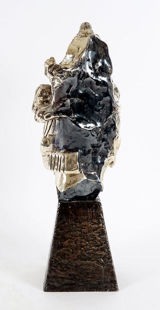 MEXICAN SCHOOL 20TH C.
Mayan head
Silver...