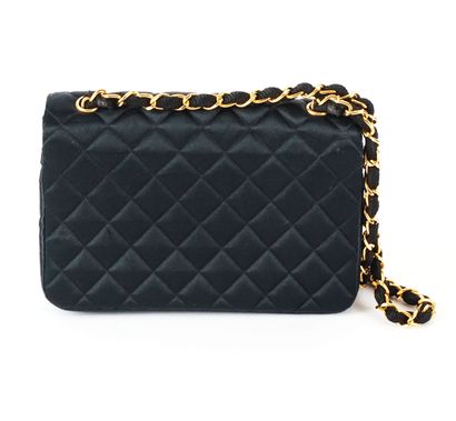 CHANEL
Chanel Timeless shoulder bag in quilted...