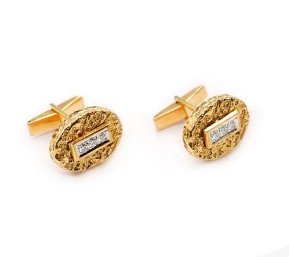 OR 14K, DIAMANT / 14K GOLD, DIAMOND
Boutons...