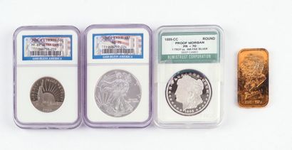 SILVER
Lot of silver coins including:
- $0.50...