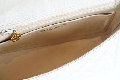 CHANEL
Chanel bag with shoulder strap, Diana...