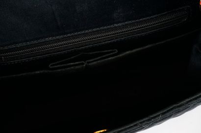 CHANEL
Chanel Timeless shoulder bag in quilted...