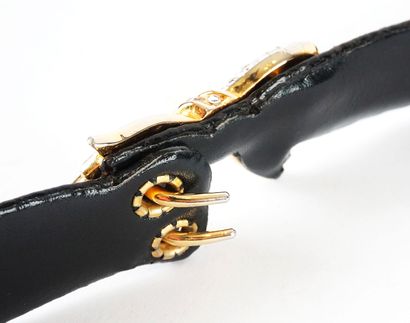 JUDITH LEIBER
Trois (3) ceintures ajustables...