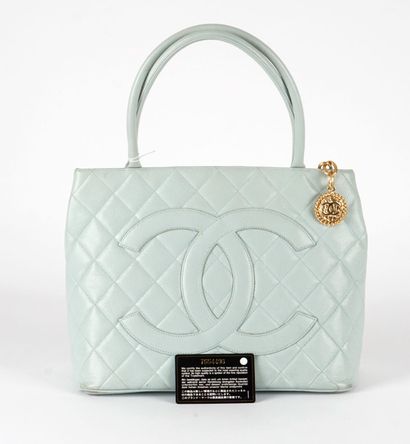 CHANEL LIGTH BLUE CAVIAR LEATHER
Chanel Light...