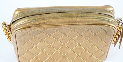 CHANEL
Chanel Camera shoulder bag in bronze...