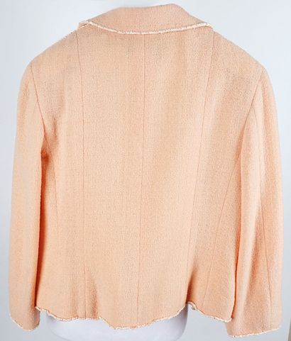 CHANEL
Ensemble Chanel de couleur rose comprenant...