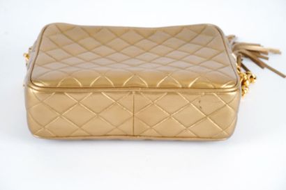 CHANEL
Chanel Camera shoulder bag in bronze...