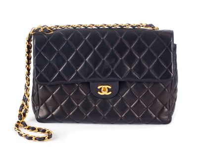 CHANEL
Chanel Jumbo shoulder bag in dark...