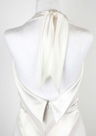 BOB MACKIE
Robe longue de bal de la marque...
