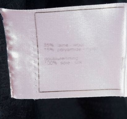CHANEL 
Veste Chanel couleur bleu foncé,...
