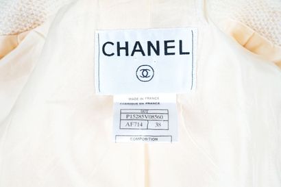 CHANEL
Veste Chanel couleur beige, 82% coton,...