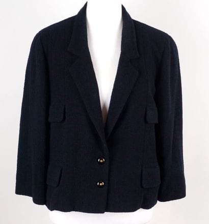 CHANEL 
Veste Chanel couleur bleu foncé,...