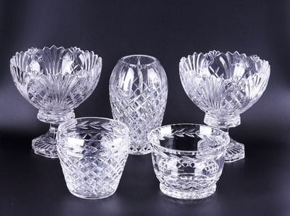 DANS LE GOÛT DE WATERFORD
Ensemble en cristal...