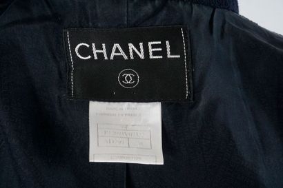 CHANEL 
Veste Chanel couleur bleu foncé,...