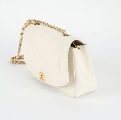 CHANEL
Chanel bag with shoulder strap, Diana...